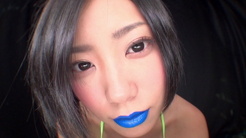 『フェチ』 水着姿で唾液たっぷりガラス舐め 「DUGA」