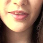 『フェチ』 デカ舌美女・小峰みこ 降り注ぐ唾液の雨と濃密鼻フェラ 「DUGA」