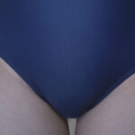 『フェチ』 瀬戸ひなこ 濡れてテカってピッタリ密着 神スク水 「DUGA」