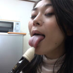 『フェチ』 犬嗅ぎ美魔女4 ツバ臭い勃起乳首編 「DUGA」
