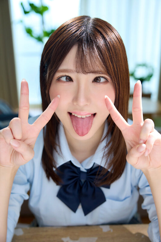 「フェチ」 顔シコ！顔面ドアップ誘惑主観 年の離れた従妹が覚えたてのア...