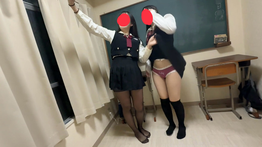 『フェチ』 あのりおなちゃんが教室でみーなちゃんに電気アンマ 「DUG...