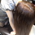 『フェチ』 茶髪ロング人妻 髪フェチ美容師と閉店後のシャンプー 「DUGA」