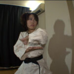 『フェチ』 鉄蹴M男破壊 ～美人空手家VS変態カメラマン～ 「DUGA」