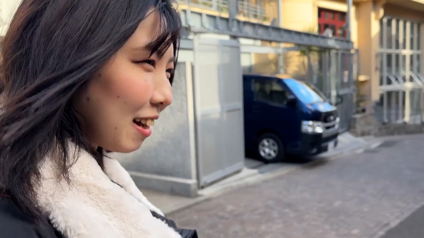 『フェチ』 M男が街中で女性にワキを舐めさせて貰う みりな 「DUGA...