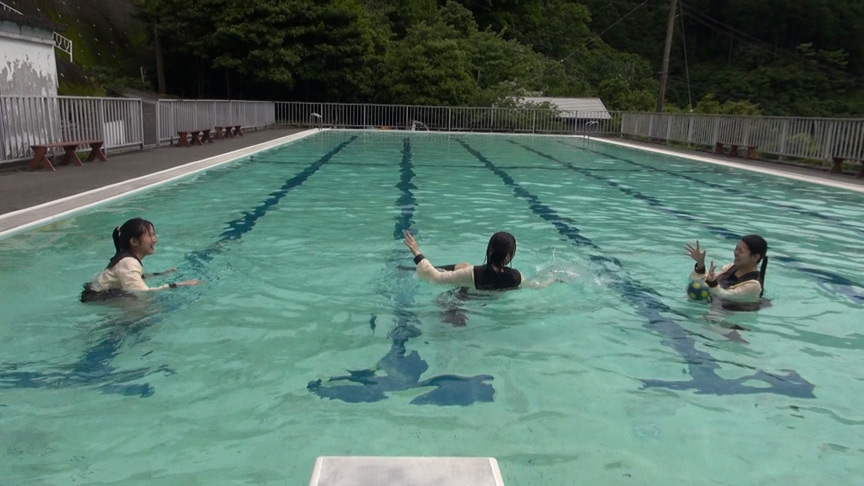 『フェチ』 三つ巴の水球合戦 「DUGA」