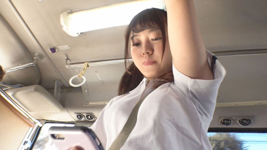 『フェチ』 無意識にオッパイ強調になってる無防備なパイスラ女の子 「D...