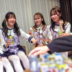 「フェチ」 圧巻スタイルのコンカフェ嬢4人と乱交SEX！美貌、美乳、美脚、美尻、全てが揃った四天王たちとLet’s宅飲み！あまりのフェロモンに居ても立っても居られない男達はハチャメチャにヤリまくってしまうっ！【かんな/める/あきほ/めいさ】Verかんな＆める 『FANZA』