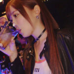 《ギャル》 飲み屋でいきなり逆ナンしてきたくせに、弄って焦らして寸止めされて超ハイテンション責めっぱなしで せんべろ！マンべろ！チ●コもべろべろ！何度も何度も精子を搾取される爆ヌキ生パコ中出し×ハシゴ酒 酔わせてくれたら何発でも中出しさせてアゲル！！ 七瀬アリス 『FANZA』