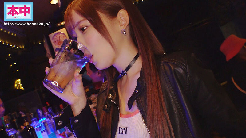 《ギャル》 飲み屋でいきなり逆ナンしてきたくせに、弄って焦らして寸止め...