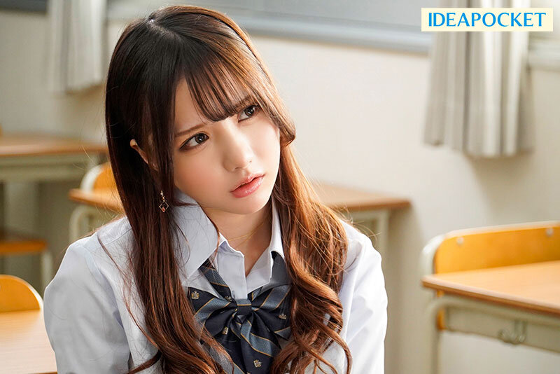 《ギャル》 大嫌いなマザコン中年教師に何度も何度も敏感乳首をもてあそば...