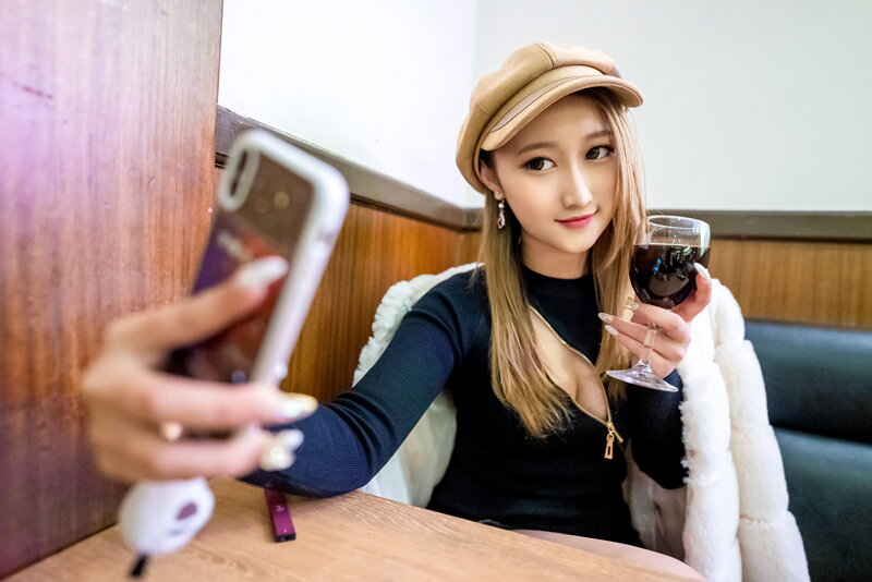 《ギャル》 素人女子大生【限定】レイナちゃん20歳 インパクト大のゴリ...