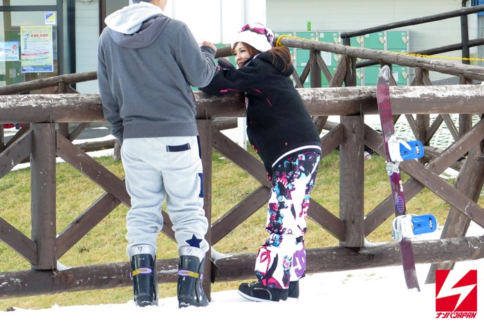 《ギャル》 【脱いだらスゴイおっぱいだった】ゲレンデで見つけた某現役ギ...