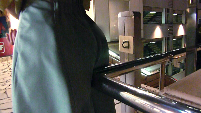 《ギャル》 「あなたがその気にならないから…。」今宵は勝負下着のTバッ...