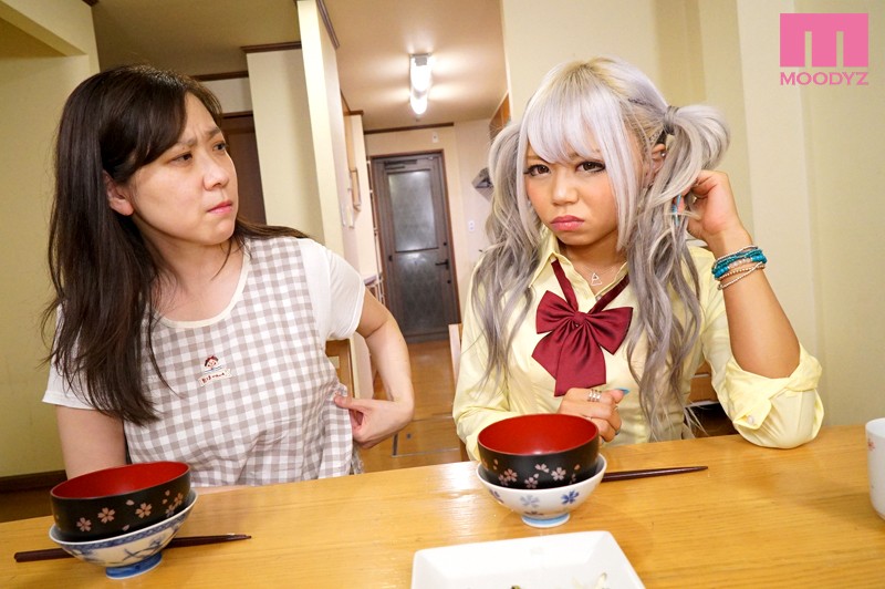 《ギャル》 両親が居ないときだけ、兄貴を何度も襲う絶倫黒ギャル妹 丸山...