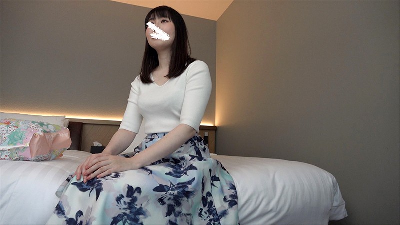 《ギャル》 【個人撮影】美肌剛毛マ○コのアラフォー人妻と性交妻。メス堕...