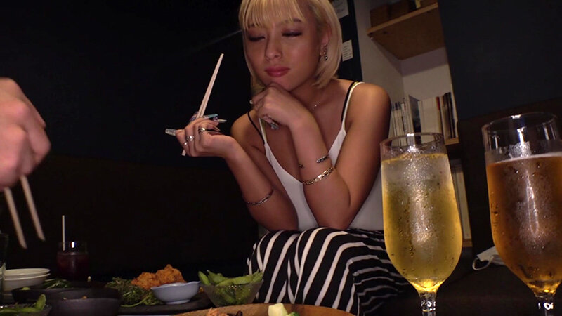 《ギャル》 都合のいいオナホ女は乳首さえ弄らせてれば機嫌よく奉仕する。...