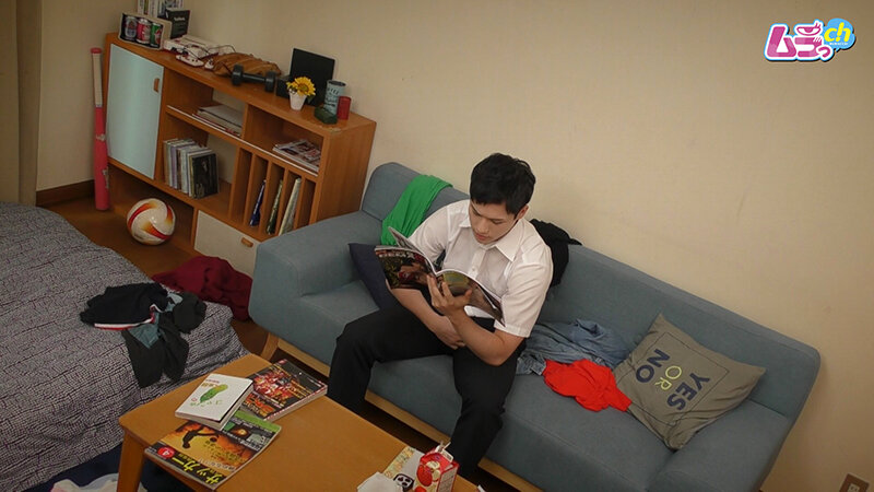 《ギャル》 ●校生盗撮 オナニーばかりしてしまう多感童貞○校生の弟を、...