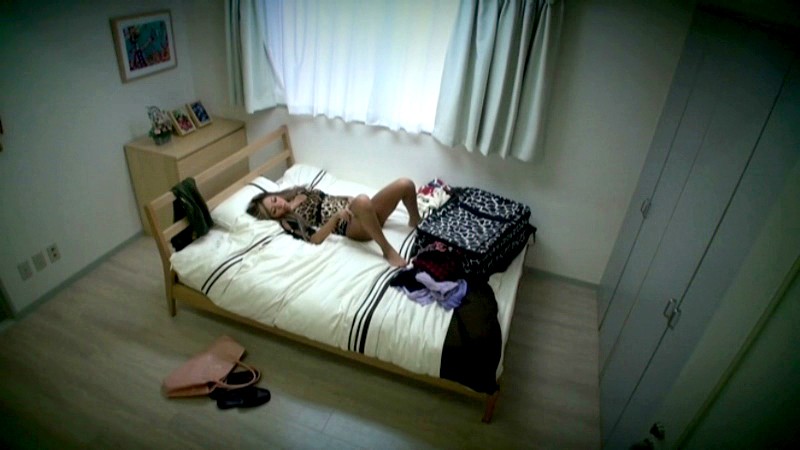 《ギャル》 ギャルとルームシェア！！ 普通に口説いても相手にされないの...