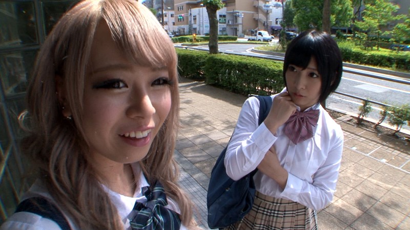 《ギャル》 「覗き癖のある俺がギャルに妹とのレズセックスを見せて欲しい...