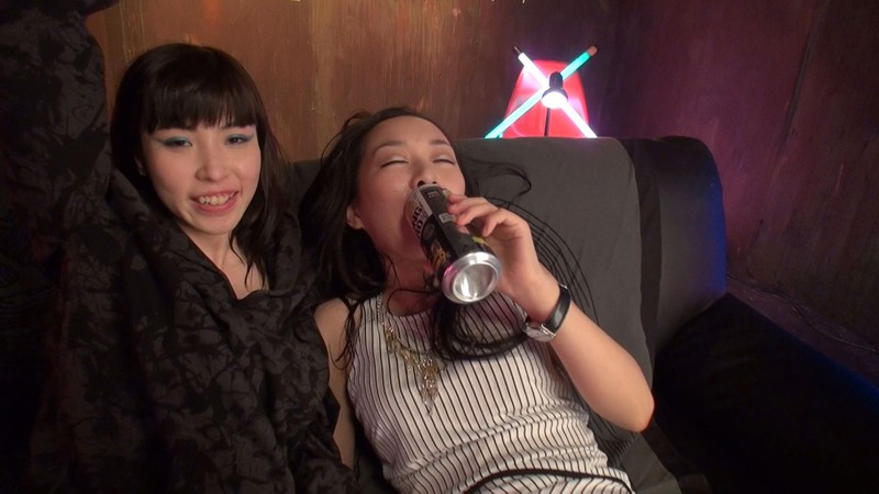 《ギャル》 日本の女は外人が好き 外人好きな女2人を自宅に連れ込んでア...