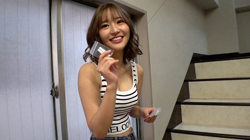 《ギャル》 催淫ハーブ屋の美人店員は性欲剥きだしチ○ポ中毒！焚いて吸っ...