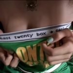 《ギャル》 【AIリマスター版】素人ギャルをプリ○ラの中でイタズら 20人240分スペシャル 『FANZA』