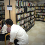 《ギャル》 静かな図書室で起きた出来事。癒し系天然女子・ツインテ激カワ美乳ギャル・黒髪清楚な透け肌子・隠れビッチ淫乱デカ尻女子・むっつりスケベな陰キャ女子が静かに乱れる 『FANZA』