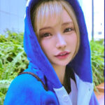 《ギャル》 街頭密着ドキュメント トー横モカにゃん編 ペンギン衣装で有名。歌舞伎町に住み着く伝説のモカにゃん。今日も日々、おっぱいとマ●コを使って頑張っている。 『FANZA』