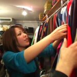 《ギャル》 チ○ポ丸出し店員が女性客にドッキリ企画 ハレンチ試着室 5 『FANZA』