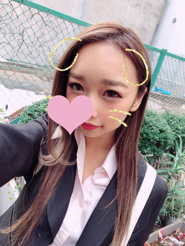 《ギャル》 寝てる彼の横で彼女が 『FANZA』