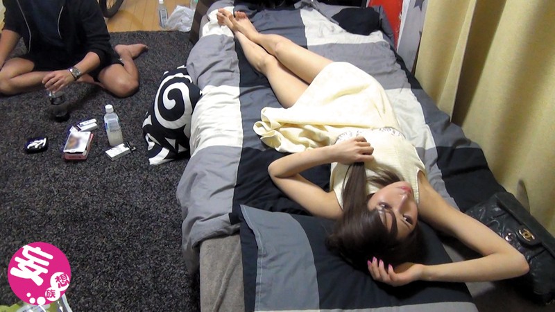 《ギャル》 ナンパ連れ込みSEX隠し撮り・そのまま勝手にAV発売。する...