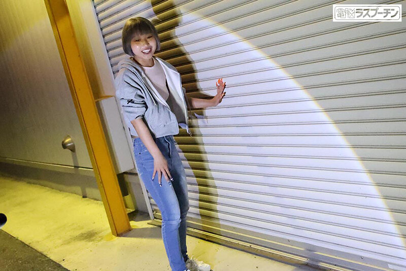 《ギャル》 撮影中にカメラを奪われ集団で○○されたバカノーブラ配信女 ...