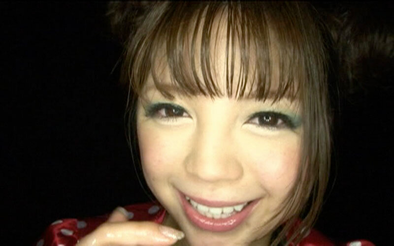 《ギャル》 ヌルテカ美乳とぷるぷるデカパイの黒ギャルと白ギャルをイキっ...