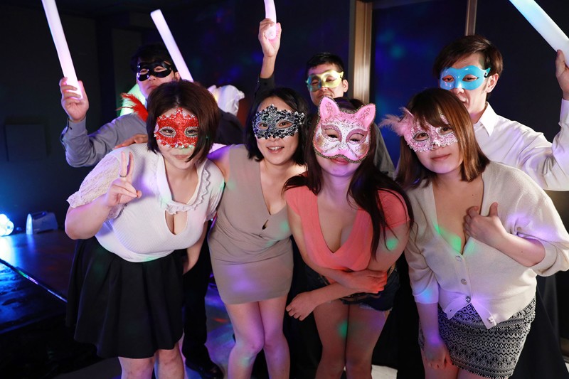 《ギャル》 相席居酒屋でガチ素人をスカウト＆ナンパしてCLUBでダンス...