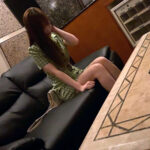 《ギャル》 【美尻で美乳でビジュも最強のエロエロの美女とドチャしこSEX！！】【まさに爆美女の極みのビジュ＆情欲誘うエチチさんとガチスパン！！】【おスケベSEXで濃厚なま性交で中出し＆手コキ搾精されちゃいました】 天馬ゆい 『FANZA』