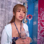 《ギャル》 プリ尻ビキニギャルが汗だくアナルを嗅がれ舐められ大赤面！肛門クンニの虜になって尻穴＊ひくひく生ハメ中出しSEXしちゃった発情サマービッチちゃん 撮って出し！マジックミラー号～りか編～ 『FANZA』