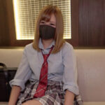 《ギャル》 パコ撮りNo.39 生チン挿入を拒んでいた茶髪ルーズソックスJ●生マンに先っぽだけの許しを貰いチュポチュポ挿入からズボズボとこねくり回して中出し！ 『FANZA』