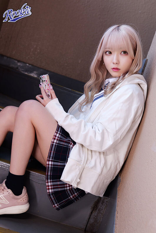 《ギャル》 小生意気な野良パパ活女子お持ち帰り。態度悪いから睡眠レ○プ...