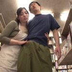 《ギャル》 本屋でエロ本を立ち読みして勃起してしまった僕。これはマズイと周りをうかがうと巨乳でソソる女店員と目が合ってしまった。彼女の視線を感じながらますます勃起していると、後ろから巨乳を押しつけ僕の乳首や股間を触ってくる。 『FANZA』