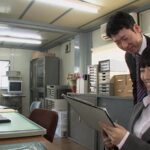 《ギャル》 新入女子社員セクハラ耐久テスト！社内で痴●セクハラし放題！！エロ親父に対する忍耐力を試していたら、声も出さずに感じまくりパンツはびしょ濡れ！新人女子社員はソソル痴●好き女子だった！！ 『FANZA』