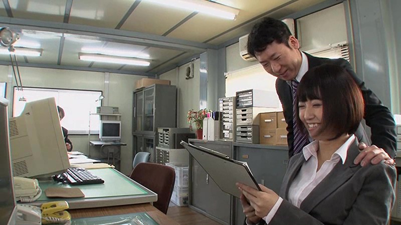 《ギャル》 新入女子社員セクハラ耐久テスト！社内で痴●セクハラし放題！...