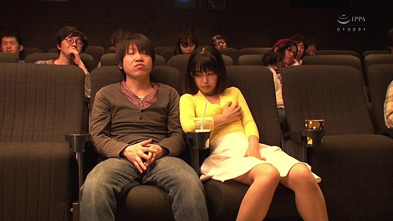 《ギャル》 最近、若奥さんの間でプチブーム！？買い物帰りにミニシアター...