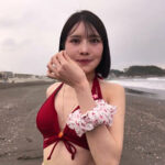 《ギャル》 湘南ビーチで声をかけたビキニギャルが火照った身体をクールダウンさせる冷感ローションマッサージ体験！体温が下がるばずなのに【こっそり混ぜた媚薬】で性欲が覚醒！敏感になった乳首やクリをいじられ、ガニ股失禁イキ潮噴射！快感に負けて自分からデカチン…（KING-357） 『FANZA』