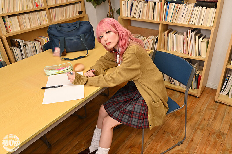 《ギャル》 【VR】普段は接点のない1軍ギャルに勃起チ〇ポを見られてマ...