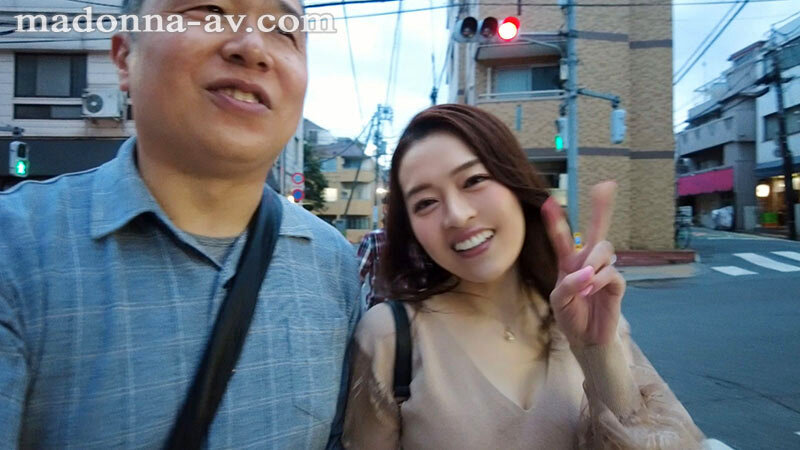 ＜熟女＞ 今夜はキミを寝かさない…極上の人妻とお泊り中出しスイートルー...