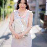 ＜熟女＞ 金策に困った夫のためにパート先からお金を横領したら店長に見つかり愛人サークルに売られた巨乳妻 谷あづさ 【FANZA】