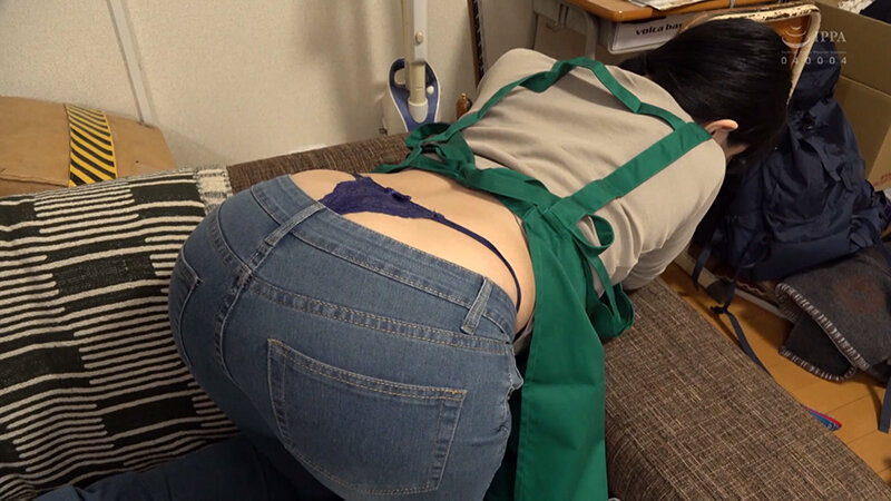 ＜熟女＞ 家政婦のピタパン尻が俺を発情させる～生中出し性交～8時間14...