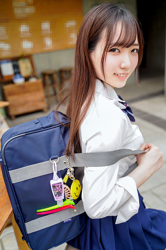 ＜熟女＞ 学生、リアル。友達と猥談しまくってる一軍女子校生の本気セック...