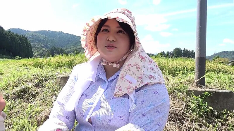 ＜熟女＞ 寄居で稲を刈る 稲作農家の豊満嫁 三浦早苗 【FANZA】